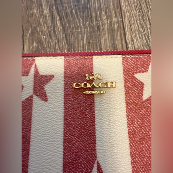 COACH Red And Beige Stripes And Stars Medium Zip Around Multi Card Canvas Wallet - Picture 7 of 10